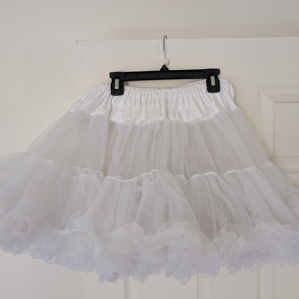 Elegant White Tulle Skirt